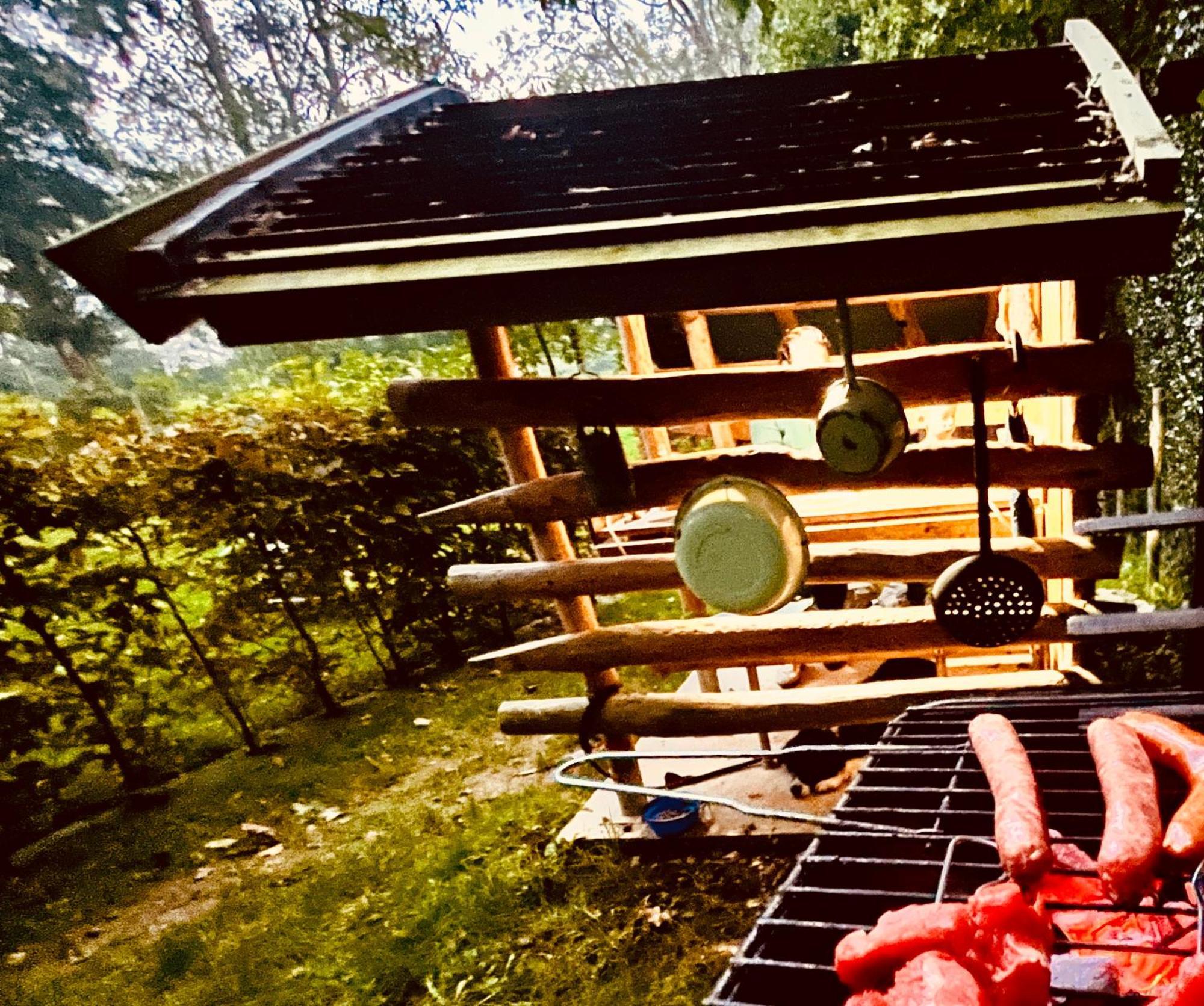 La Cabane Perchee Du Trappeur Ecrainville Exterior photo